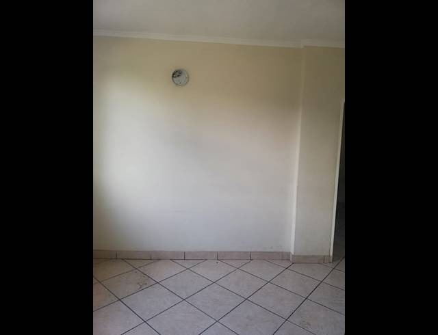 2 BEDROOM FLAT FOR SALE IN MADADENI